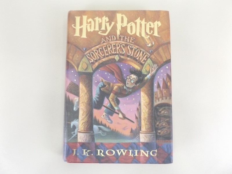 lot 83 image: First American Edition Harry Potter and The Sorcerers Stone Hard Cover Book