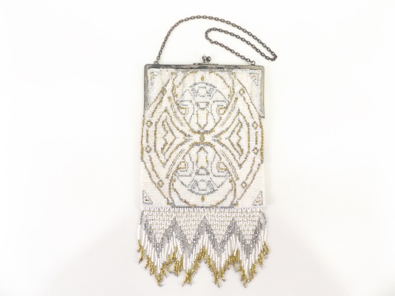 lot 103 image: Antique Micro Beaded Metallic Bead Metal Framed Fringed Purse