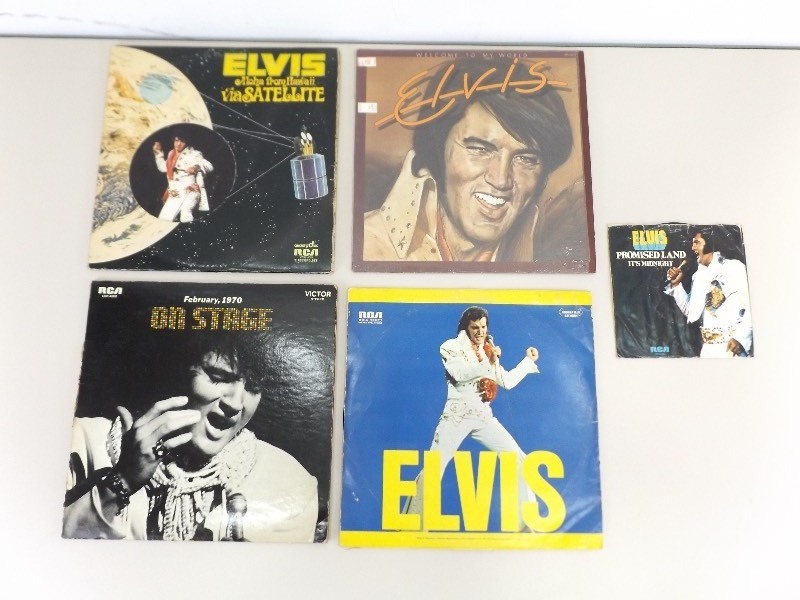 lot 109 image: 5 Vintage Elvis Vinyl Records