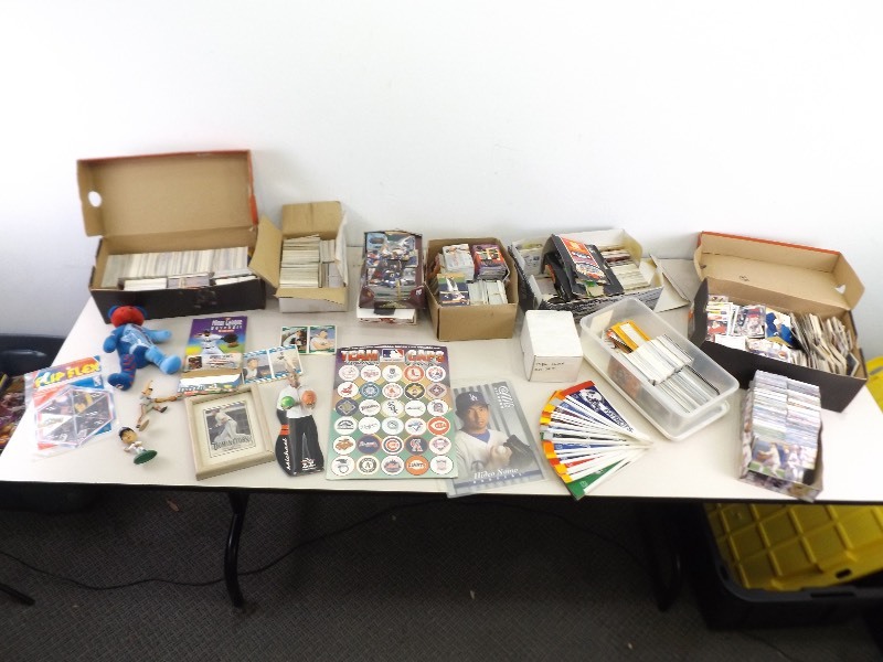 lot 118 image: Large Lot of Misc. Sports Cards and Memorabilia 