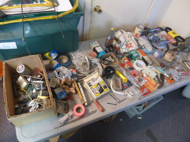 lot 8 image: Garage Items