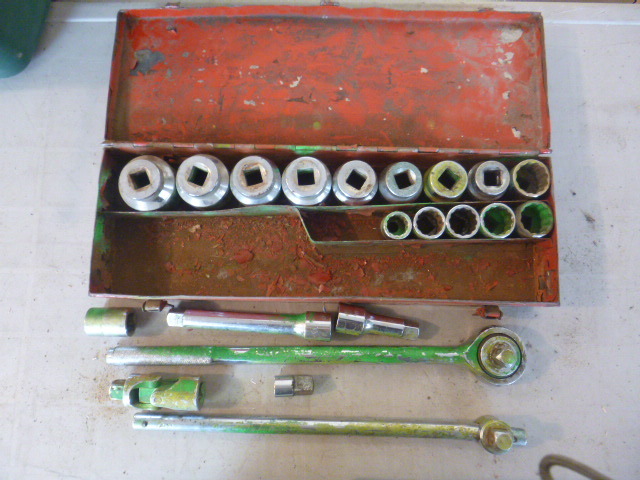 lot 13 image: Large Socket Set