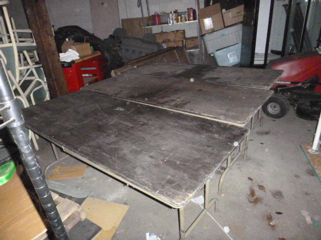 lot 54 image: 3 Folding Tables