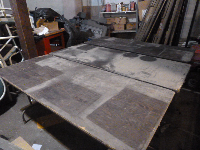 lot 56 image: 3 Folding Tables
