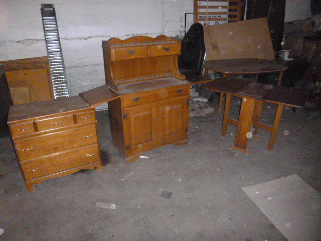 lot 60 image: Dining Furniture