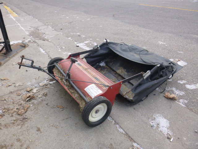lot 81 image: Agri-Fab Lawn Sweep