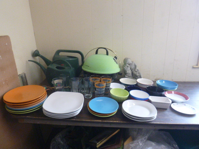lot 52 image: Kitchen Items