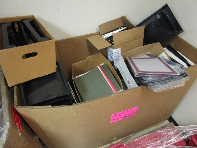 lot 526 image: 3 IN BINDERS, 1 IN BINDERS, OFFICE ACCESSORIES