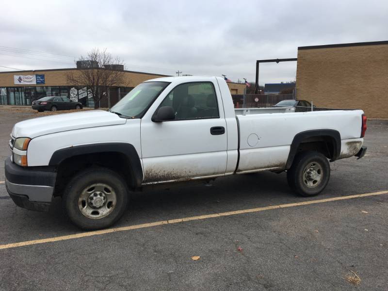 2006 CHEVY SILVERADO PICKUP - 2500 - 4 X 2 - 6.0 LITER VORTEC - 2X TOOL BOXES IN BACK  -  (#1324)