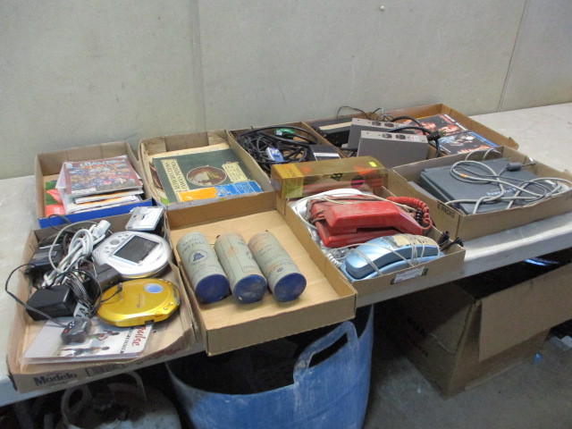 lot 6 image: Electronics