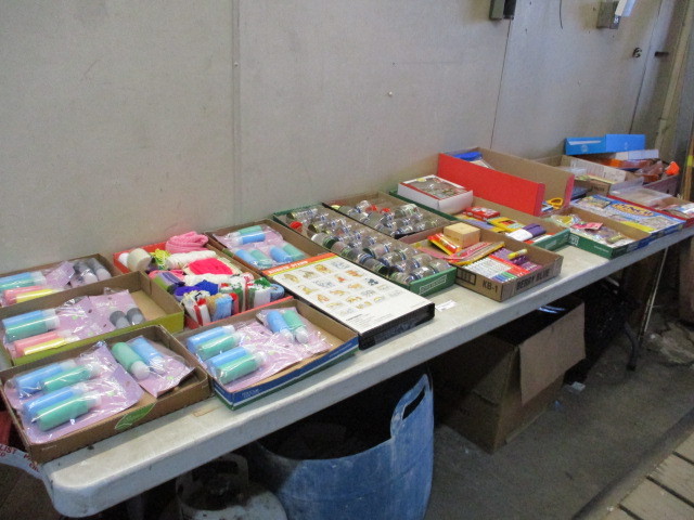 lot 13 image: Craft Supplies