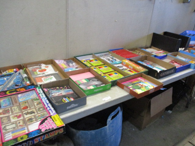 lot 15 image: Craft Supplies