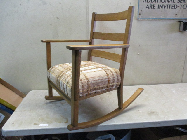 lot 31 image: Rocking chair