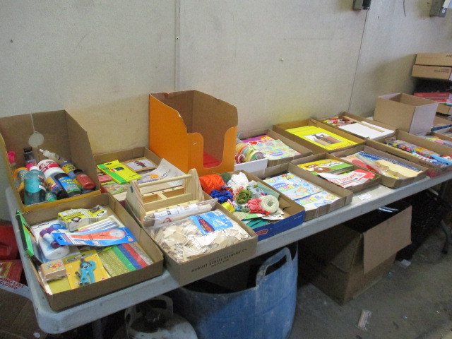 lot 34 image: Craft Supplies
