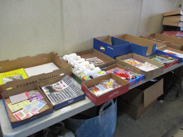 lot 35 image: Craft Supplies