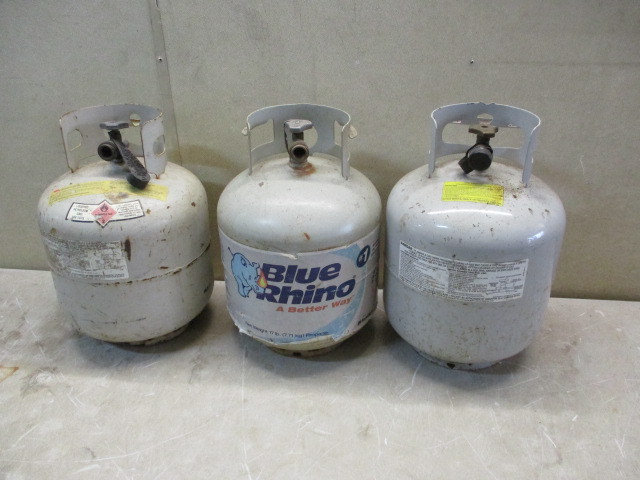 lot 47 image: 3 20lb LP Tanks
