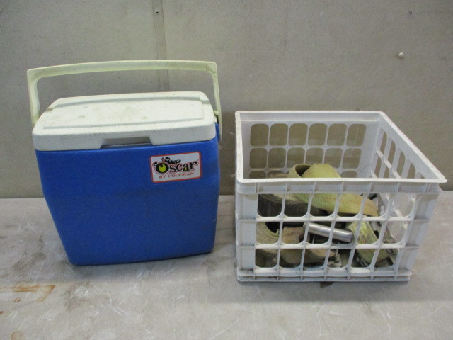 lot 48 image: Tie down strapsCooler