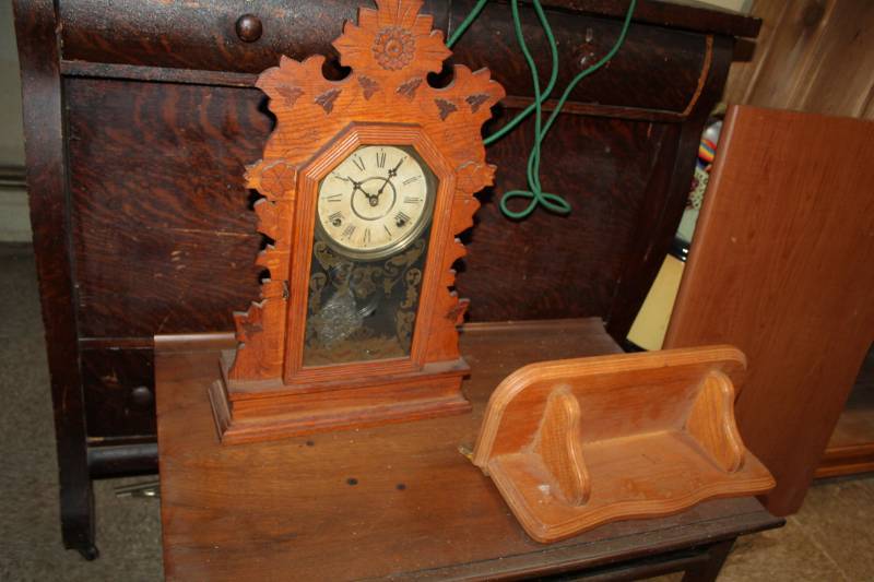 lot 14 image: Mantle Clock with Wood Mantle