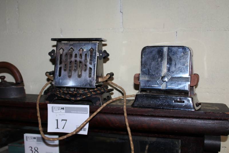 lot 17 image: Electric Pincher Toasters