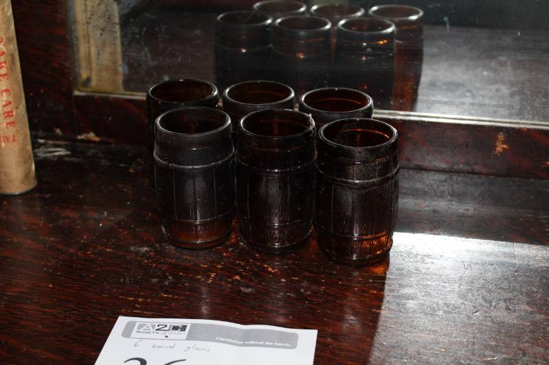 lot 36 image: Barrel Glassware