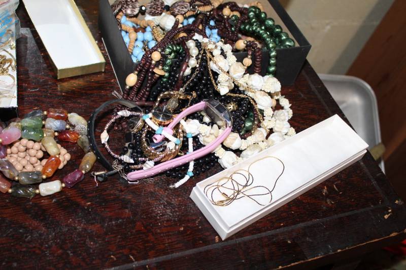 lot 22 image: Womens Jewelry, Necklaces