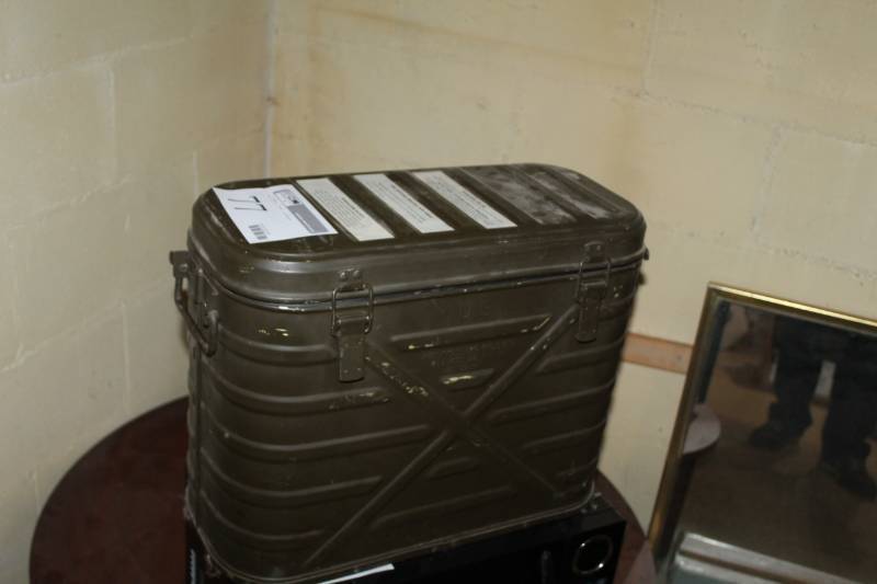 lot 77 image: 1982 AMF Wyott Inc. Military Food Container, Insulated, With Inserts