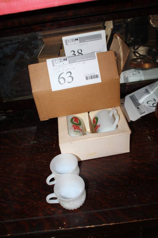 lot 63 image: Tom & Jerry Collector Series 79 Milk Glass Set, 8-Piece Milk Glass Cups