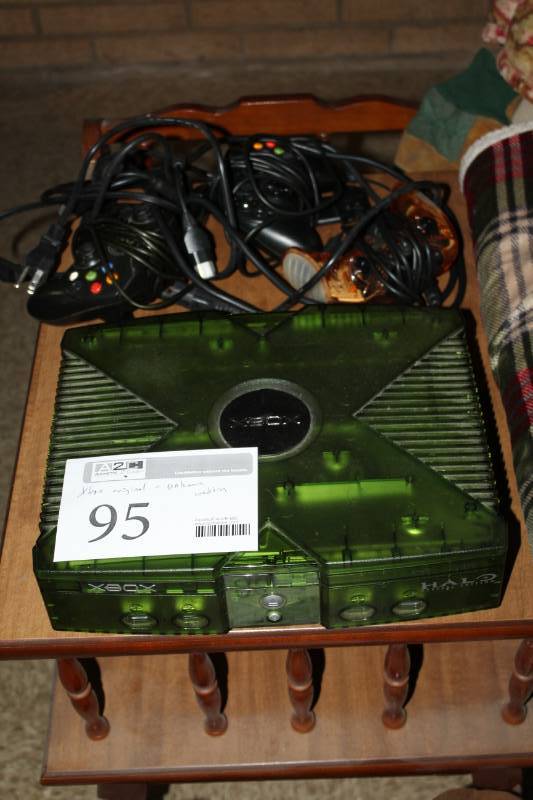 lot 95 image: Xbox Halo Special Edition Original Game Console with Controllers