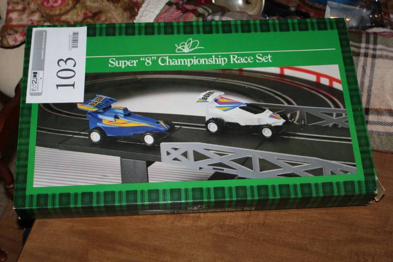 lot 103 image: Super 8 Championship Race Set
