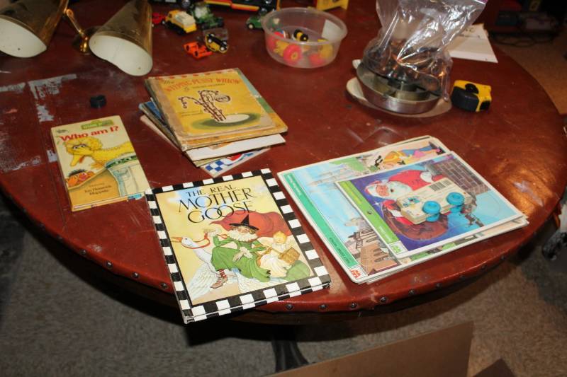 lot 208 image: Vintage Childrens Books and Puzzles