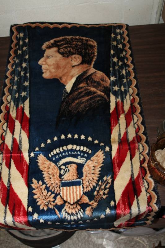 lot 74 image: John F. Kennedy Commemorative Rug