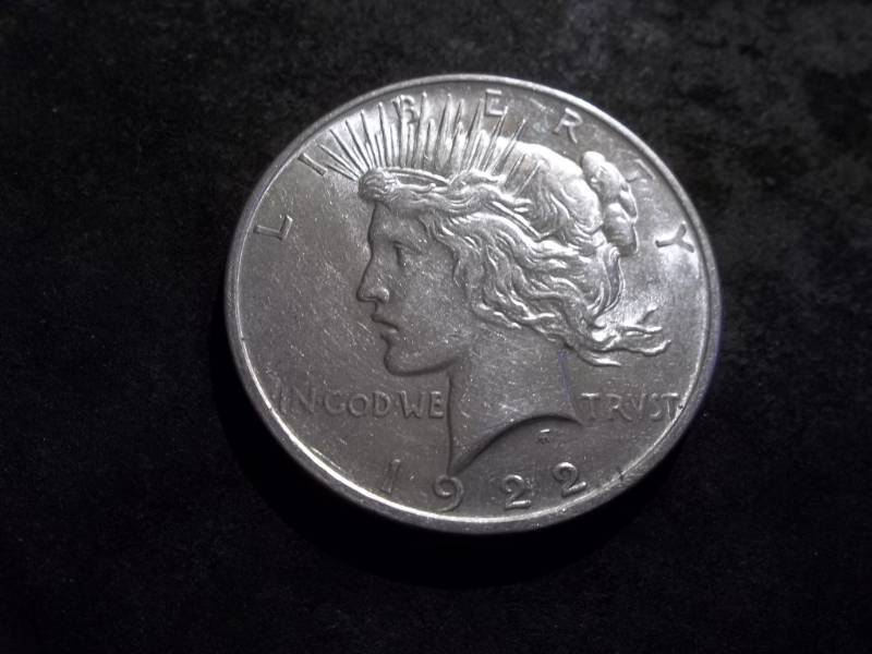 lot 22 image: 1922 D  Silver Peace Dollar