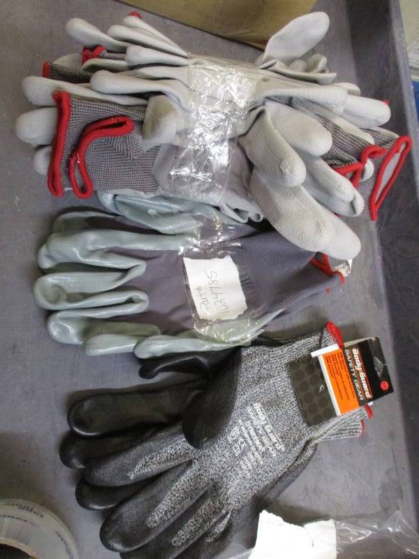 XXL dipped gloves