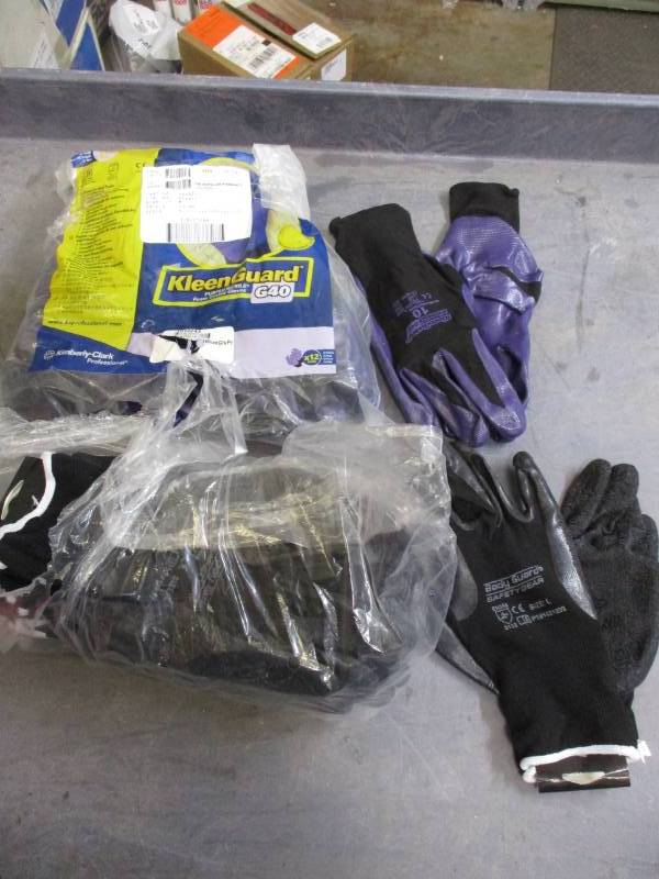 Large dipped gloves