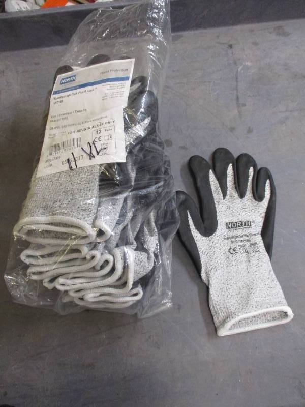 XL cut resistant gloves