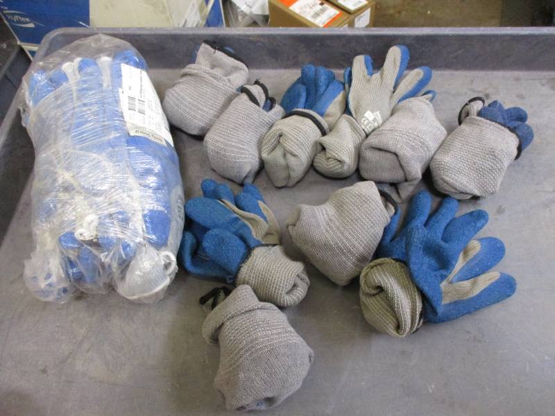 Large dipped gloves