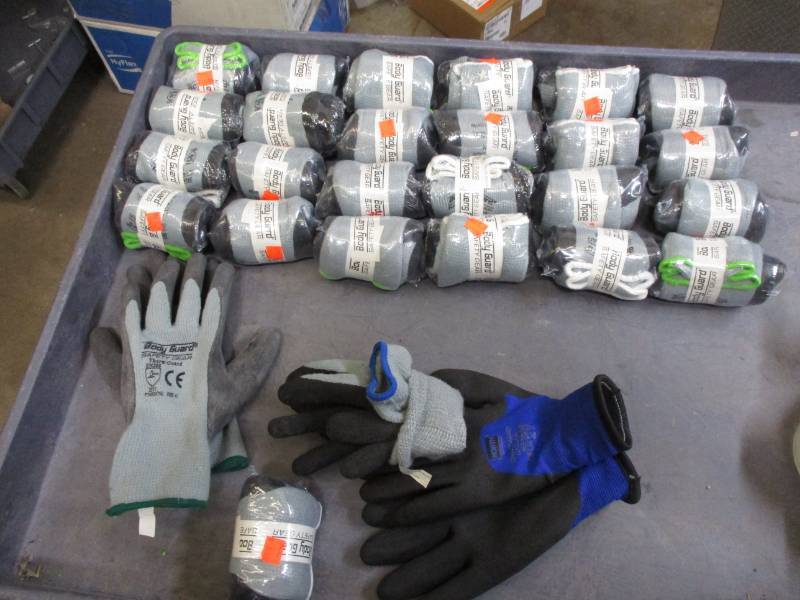 Assorted cold weather gloves
