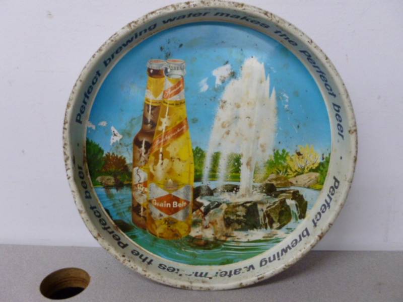 lot 2 image: Vintage Grain Belt
