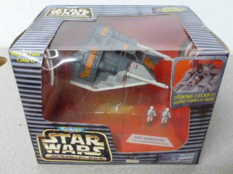 lot 11 image: Star Wars Collectible