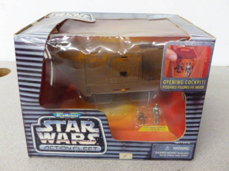 lot 12 image: Star Wars Collectible