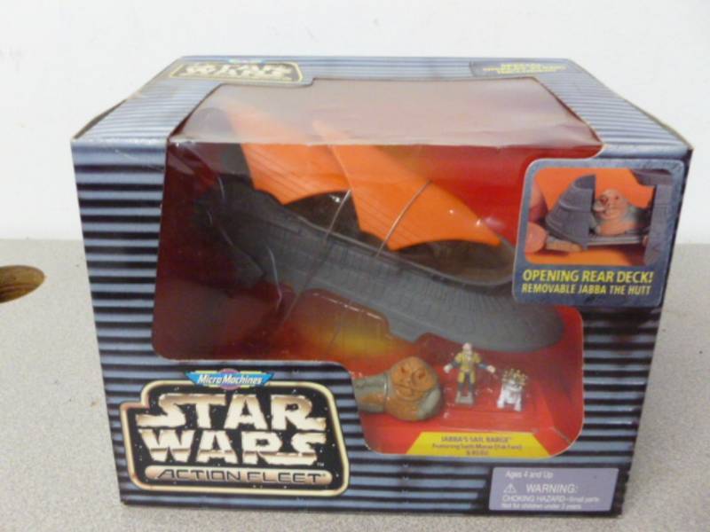 lot 14 image: Star Wars Collectible