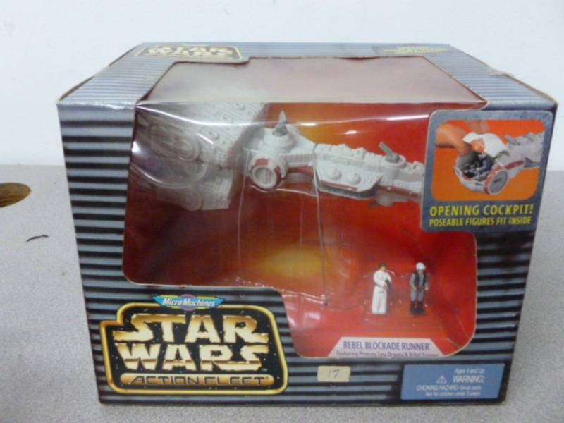 lot 16 image: Star Wars Collectible