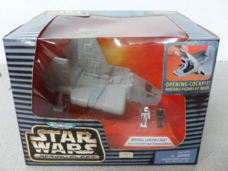 lot 17 image: Star Wars Collectible