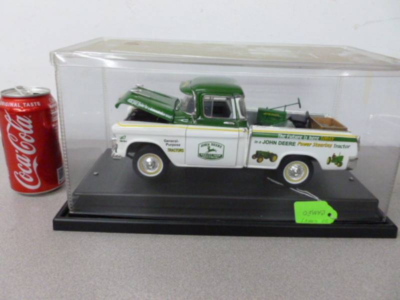 lot 29 image: Die Cast Metal Truck