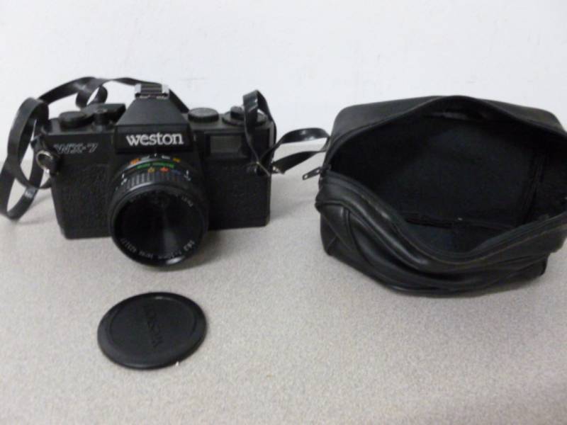 lot 95 image: Vintage Camera