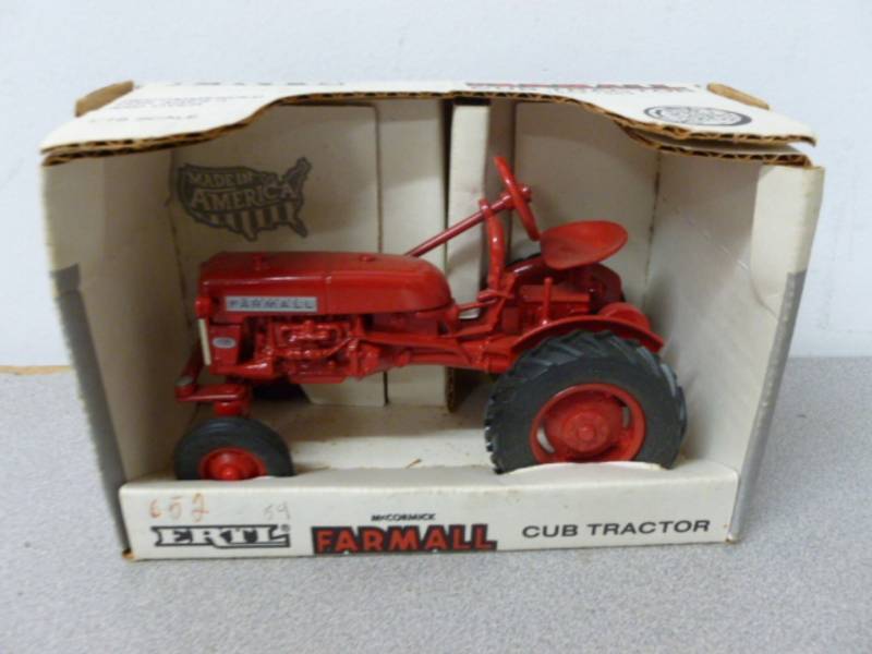 lot 96 image: Ertl Tractor