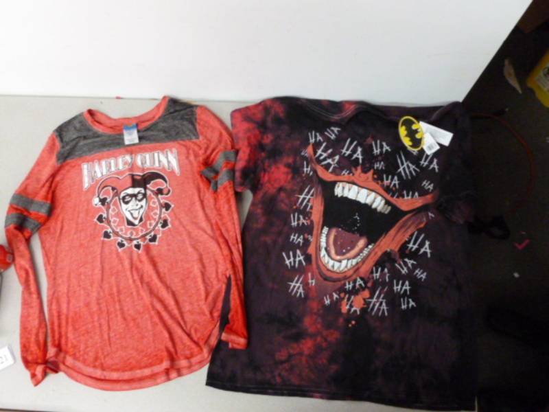 lot 121 image: Batman Shirts