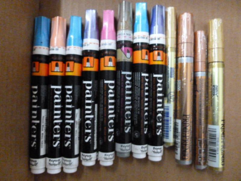 lot 129 image: New Craft Paint Sticks