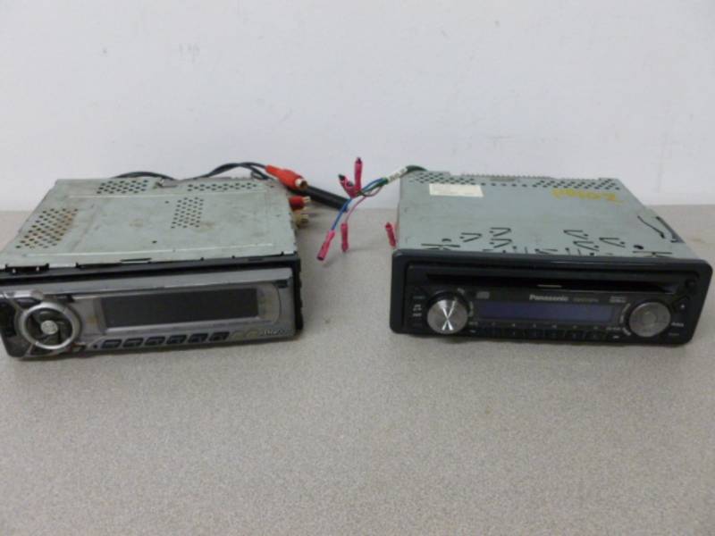 lot 137 image: Car Radios