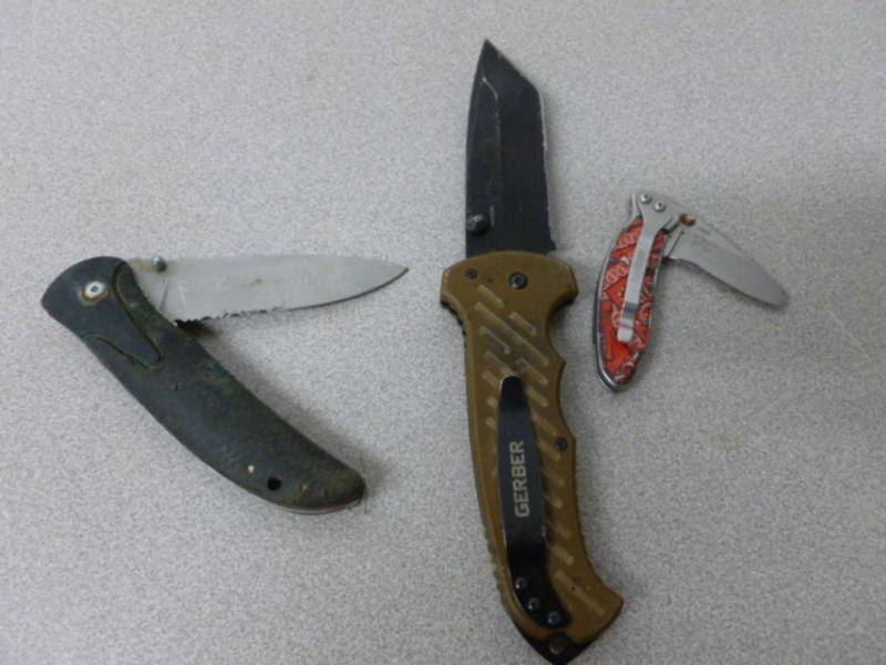lot 139 image: Collector Knives